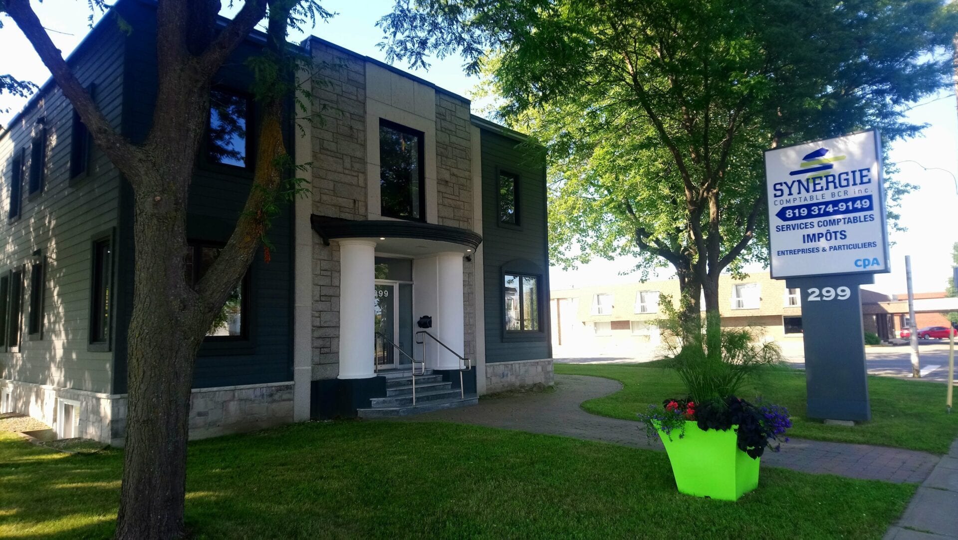 Les bureaux de Synergie Comptable BCR l'été à Trois-Rivières